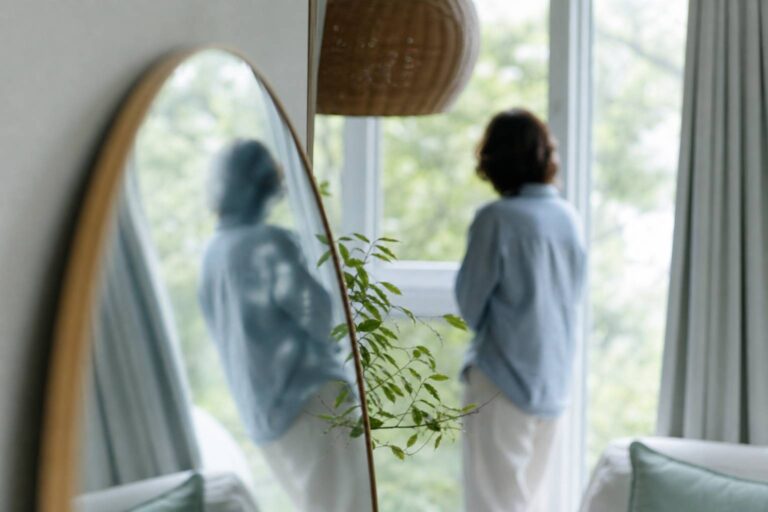 Pervers narcissique ou paranoïaque : comment les identifier efficacement ?